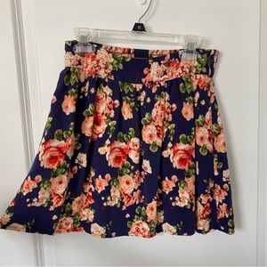 Forever 21 Navy Blue Floral Mini Skirt, Stretchy Elastic Waist Band, Size Small